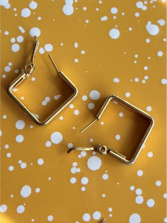 Monet Jewelry - Vintage Monet Geometric Gold Square Hoop Earrings